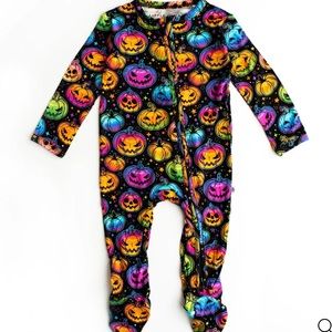 Bums & Roses (formerly Little Bums Bums) Halloween Glow Hard or Glow Home Footie